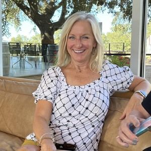 Meet your Posher, Nancy